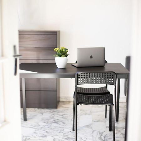Studio With Terrace And Sea View, 10 Min To The Beach Nice Bagian luar foto