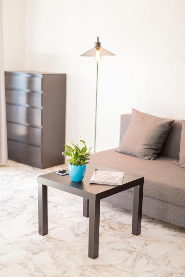 Studio With Terrace And Sea View, 10 Min To The Beach Nice Bagian luar foto
